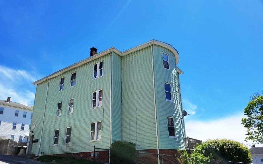 225 Vernon Street Worcester, MA 01607 - Photo 4 of 27