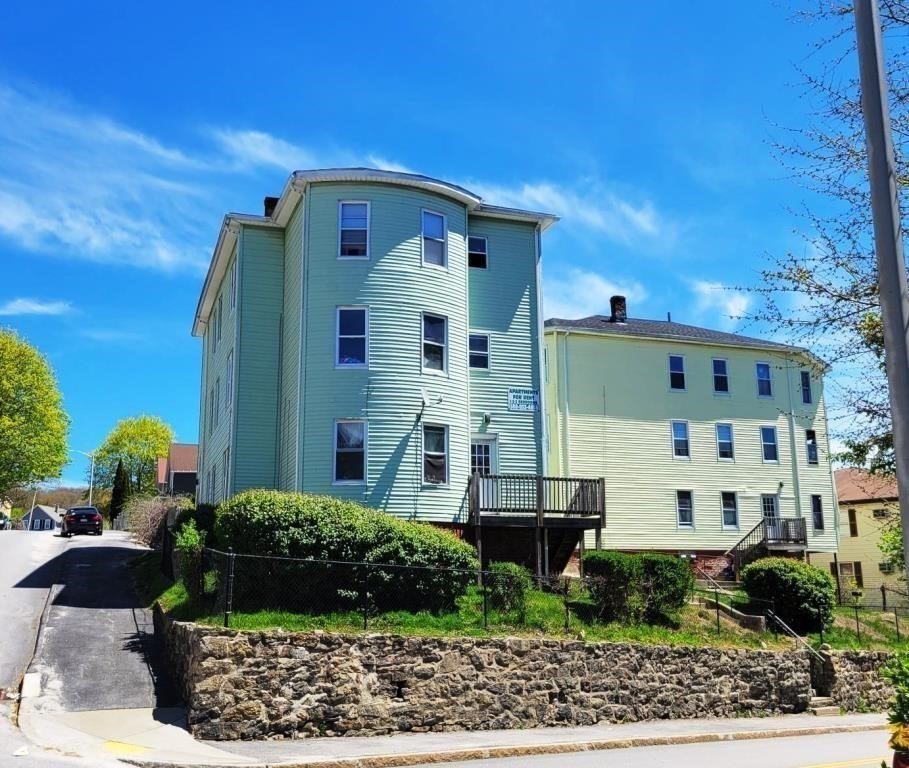 225 Vernon Street Worcester, MA 01607 - Photo 7 of 27