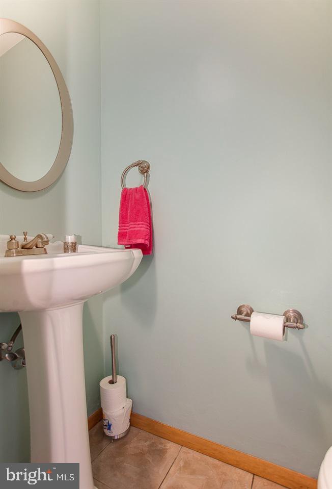 432 Springhouse Road Harrisburg, PA 17111 - Photo 12 of 25 Gallery Image 12
