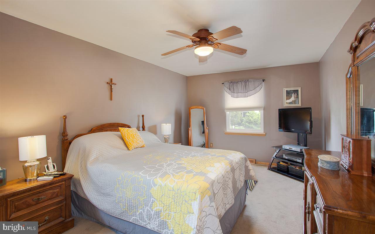 432 Springhouse Road Harrisburg, PA 17111 - Photo 13 of 25 Gallery Image 13