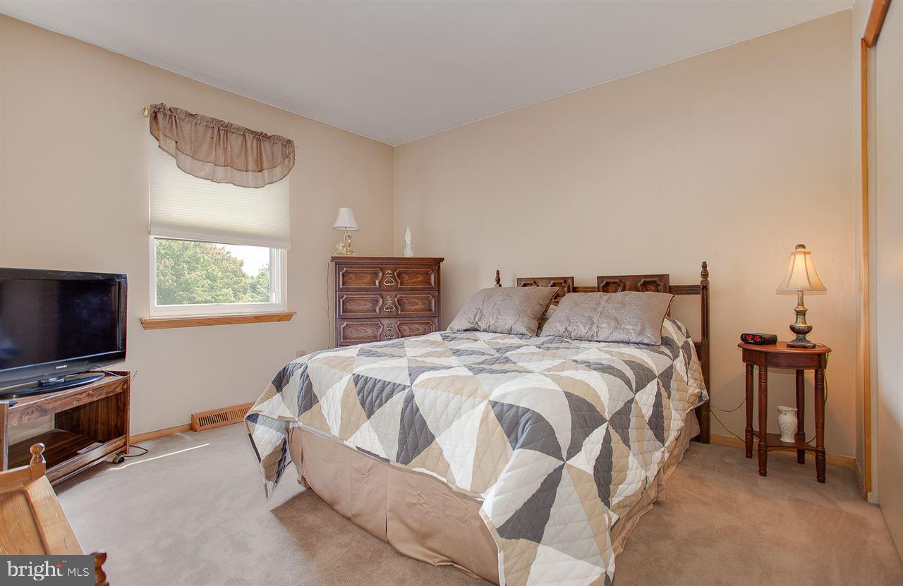 432 Springhouse Road Harrisburg, PA 17111 - Photo 18 of 25 Gallery Image 18