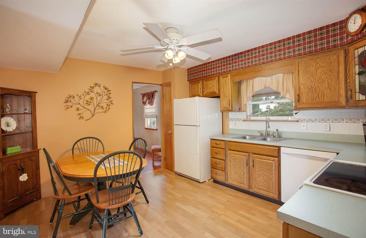 432 Springhouse Road Harrisburg, PA 17111 - Photo 8 of 25 Gallery Image 8