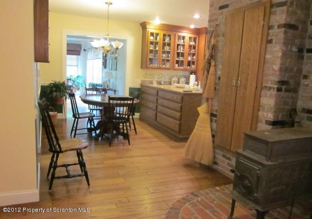 1121 Motichka Road Moscow, PA 18444 - Photo 11 of 59 a view of a dining area with furniture