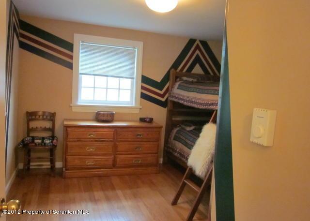 1121 Motichka Road Moscow, PA 18444 - Photo 38 of 59 a view of walk in closet