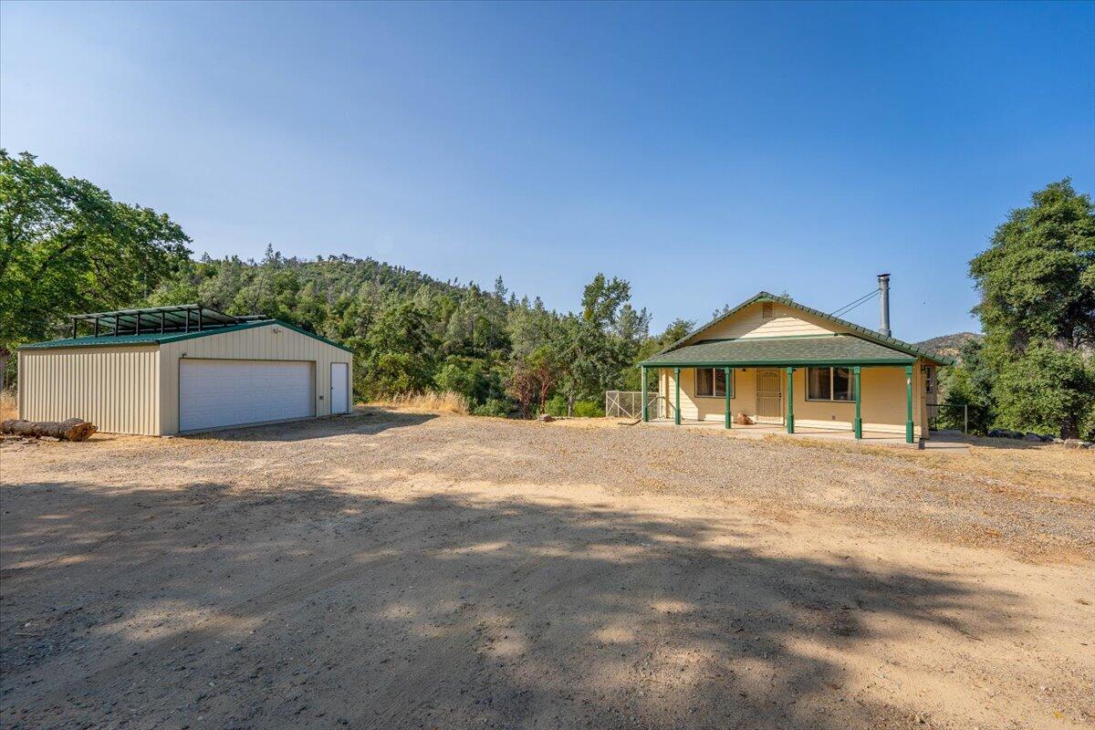 8550 Muletown Road Redding, CA 96001 - Photo 1 of 37 Front View