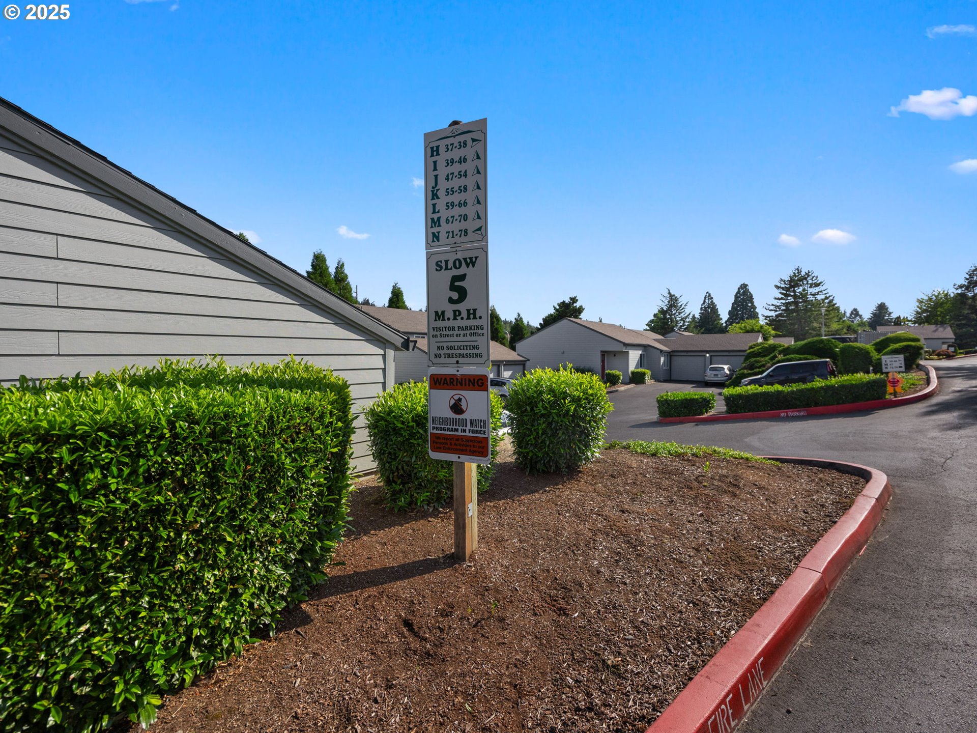 159 Southwest Florence Avenue, Unit 62 Gresham, OR 97080 - Photo 30 of 30 a view of a backyard with sitting area