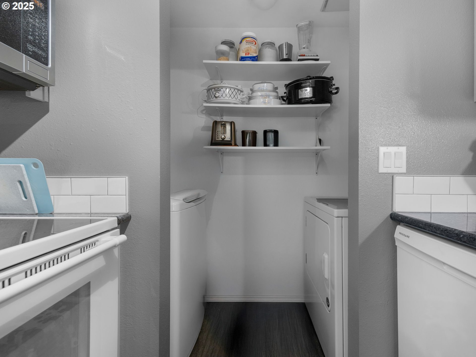 159 Southwest Florence Avenue, Unit 62 Gresham, OR 97080 - Photo 8 of 30 a view of kitchen cabinets