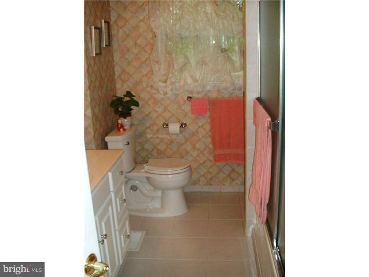 444 Arbor Road Cinnaminson, NJ 08077 - Photo 13 of 20 Bathroom