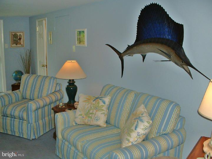 444 Arbor Road Cinnaminson, NJ 08077 - Photo 9 of 20 Family Room
