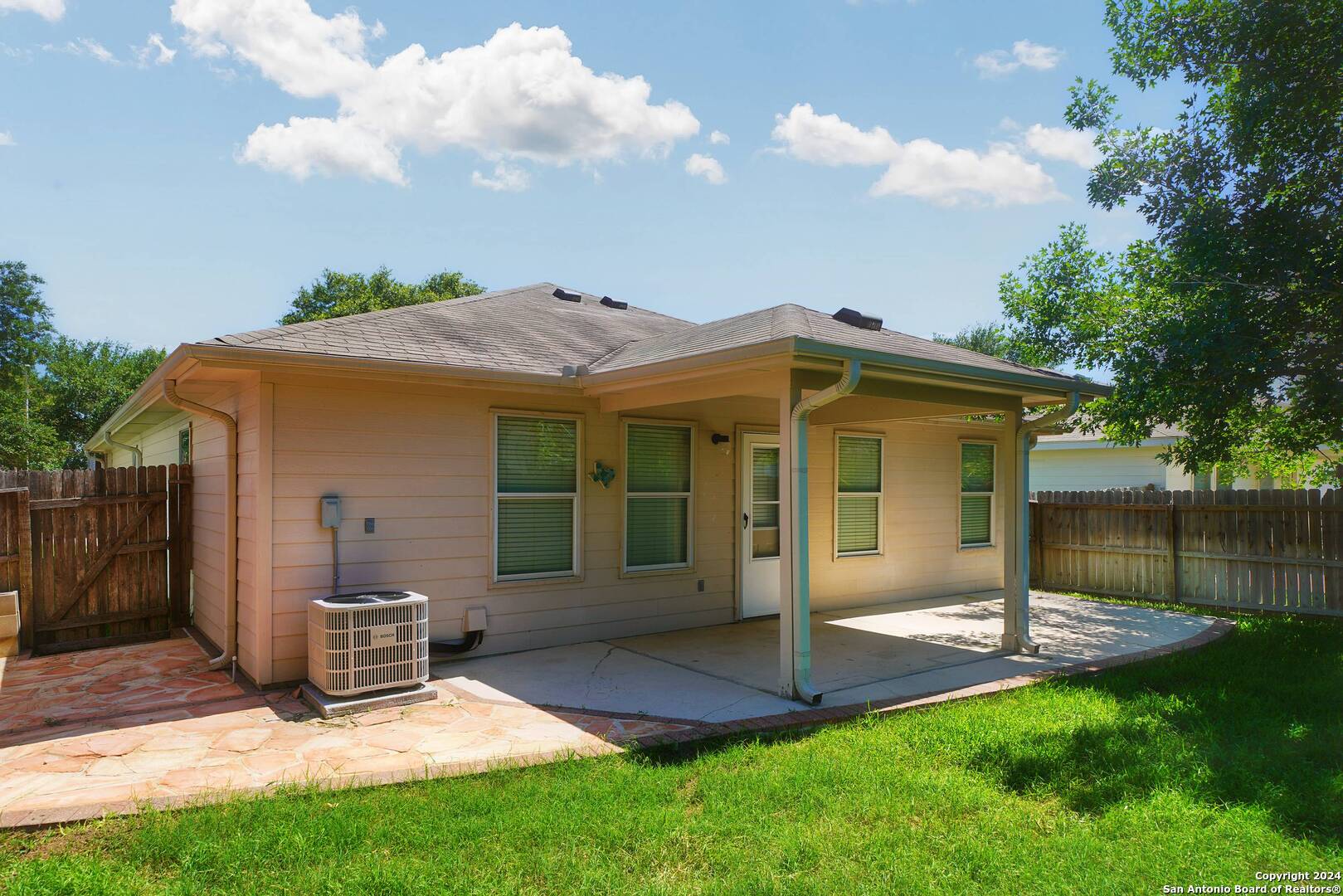 320 Longhorn Way Cibolo, TX 78108 - Photo 33 of 36