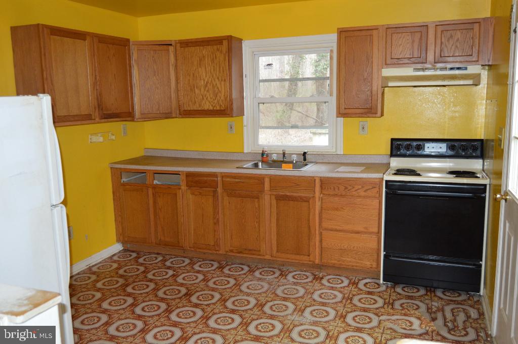 1458 Log Inn Road Annapolis, MD 21409 - Photo 9 of 16 Kitchen