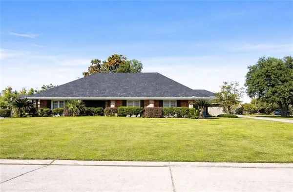 $500,000 | 2711 Cedarlawn Drive, Marrero, LA 70072