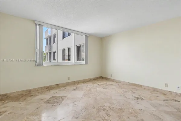 $169,000 | 4200 Hillcrest Drive, Unit 408, Hollywood, FL 33021