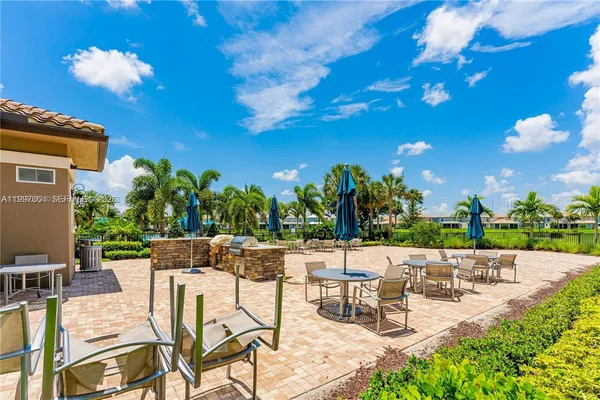 $169,000 | 4200 Hillcrest Drive, Unit 408, Hollywood, FL 33021
