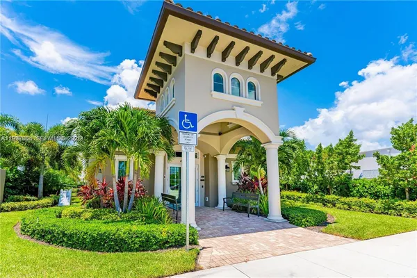 $169,000 | 4200 Hillcrest Drive, Unit 408, Hollywood, FL 33021