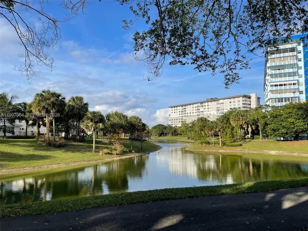 $169,000 | 4200 Hillcrest Drive, Unit 408, Hollywood, FL 33021