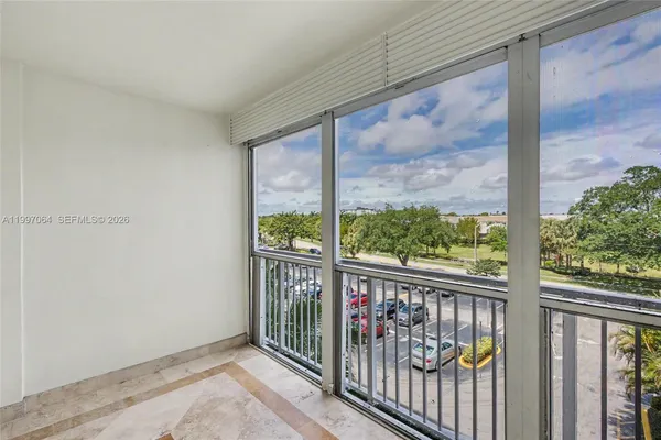 $169,000 | 4200 Hillcrest Drive, Unit 408, Hollywood, FL 33021