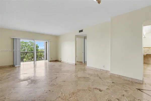 $169,000 | 4200 Hillcrest Drive, Unit 408, Hollywood, FL 33021