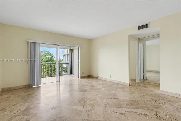 $169,000 | 4200 Hillcrest Drive, Unit 408, Hollywood, FL 33021