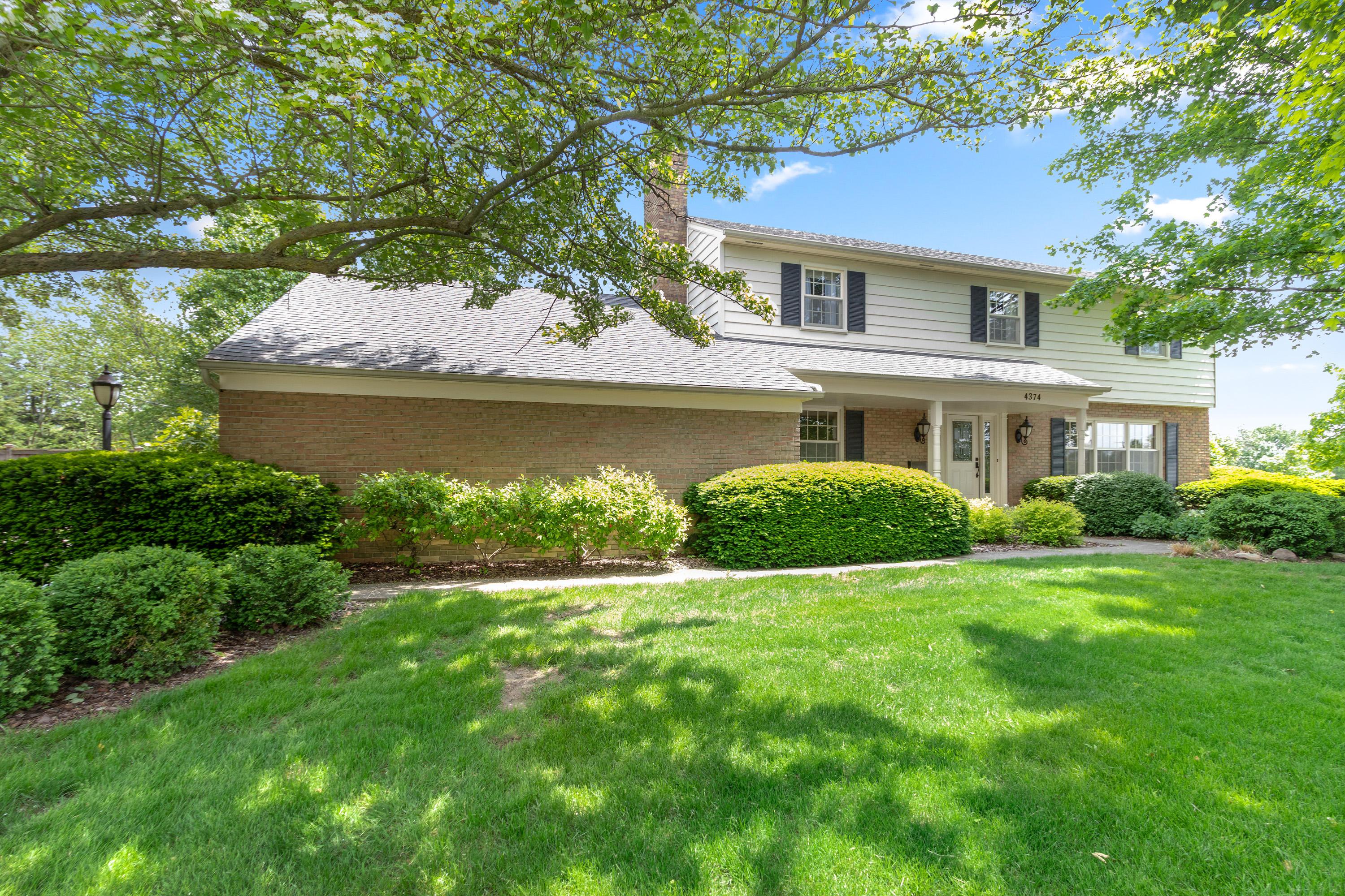 4374 Castleton Road West Columbus, OH 43220 - Photo 1 of 32 Gallery Image 1