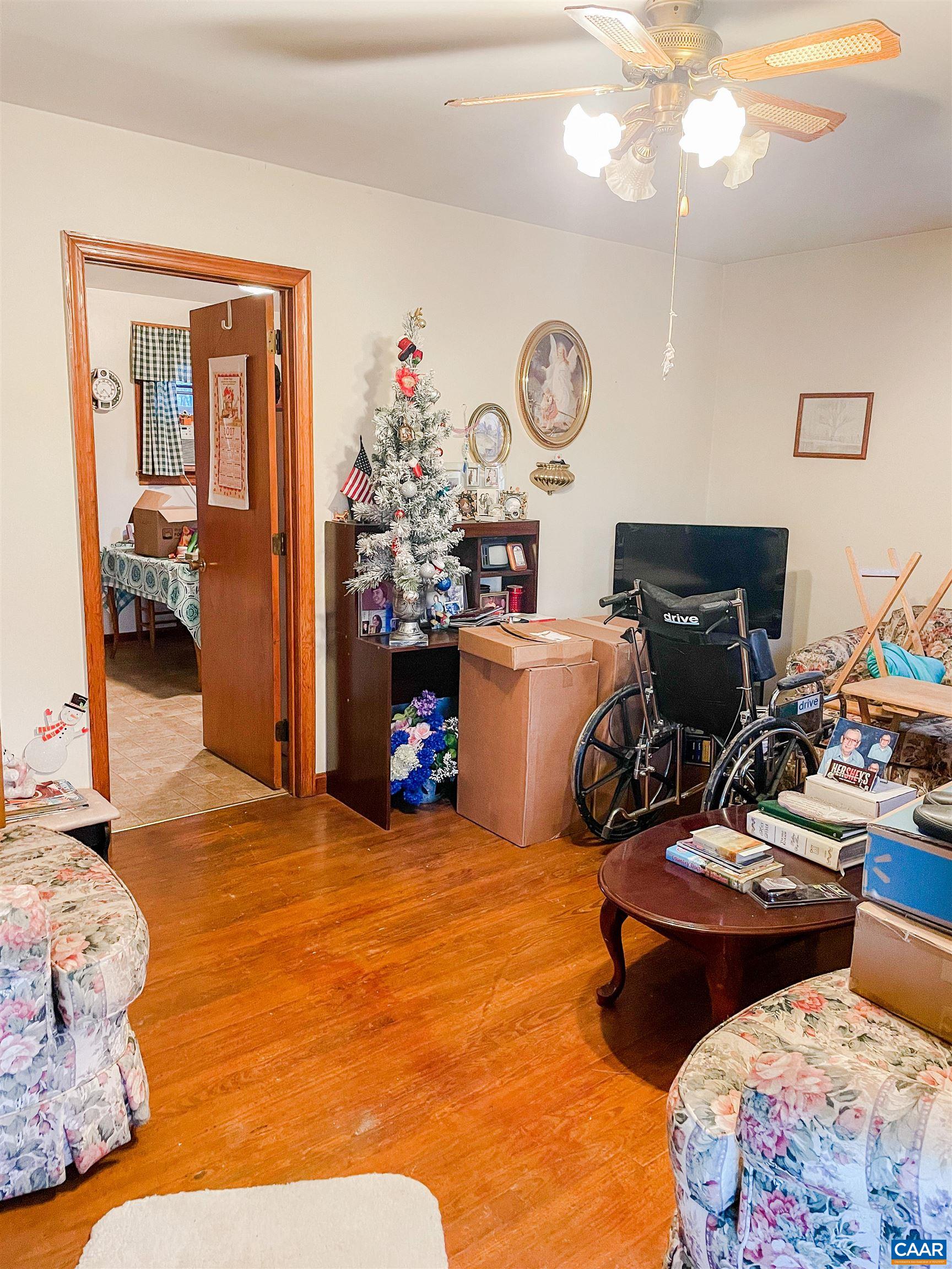 89 1 Horse Road Buckingham, VA 23921 - Photo 7 of 15 a room with furniture and wooden floor