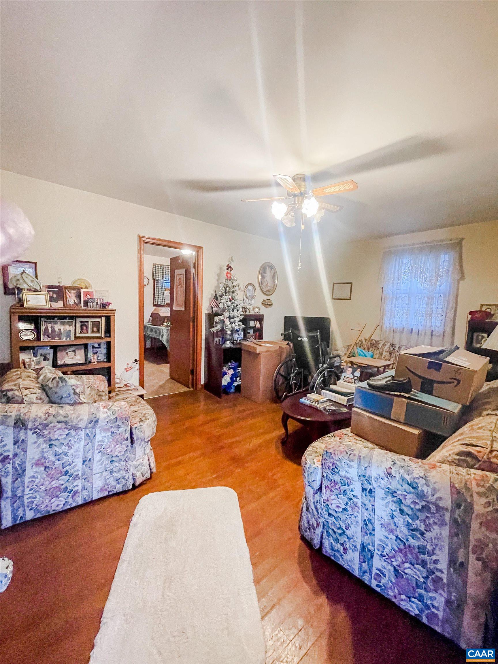 89 1 Horse Road Buckingham, VA 23921 - Photo 8 of 15 a living room with furniture and a couch
