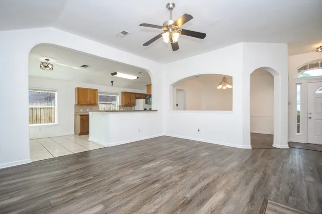 $2,300 | 3626 Stratford Town Lane, Sugar Land, TX 77498