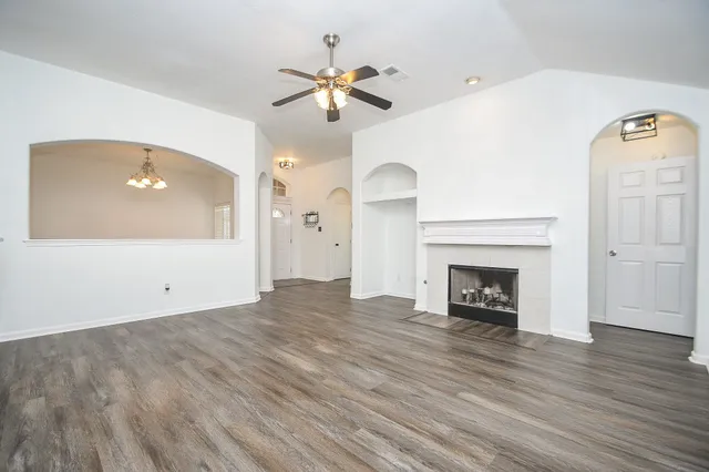 $2,300 | 3626 Stratford Town Lane, Sugar Land, TX 77498