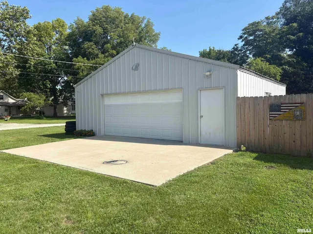 $115,000 | 1005 8th Street, Erie, IL 61250