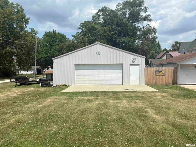$115,000 | 1005 8th Street, Erie, IL 61250