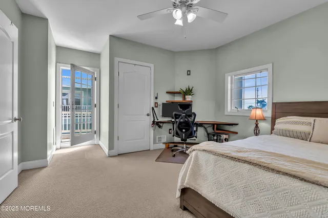 a view of entryway with a front door