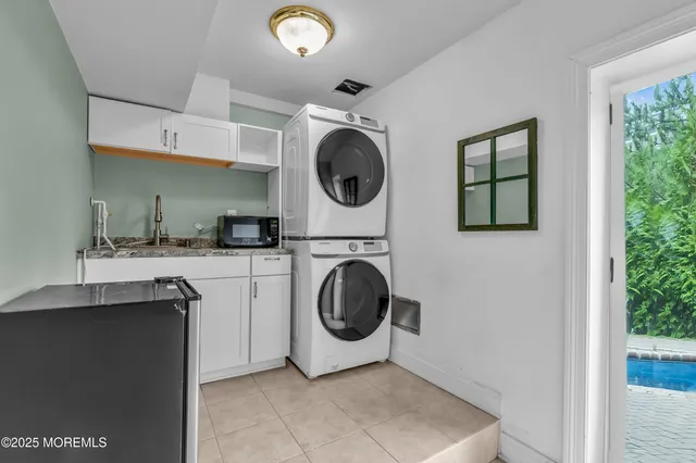 a view of a street with a yard