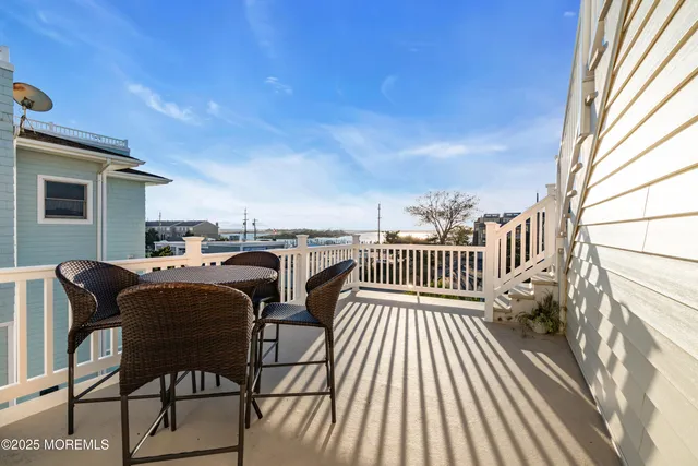 a view of ocean with city view