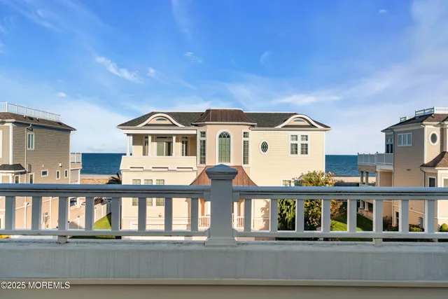 $3,399,000 | 2 Tradewinds Lane, Sea Bright, NJ 07760