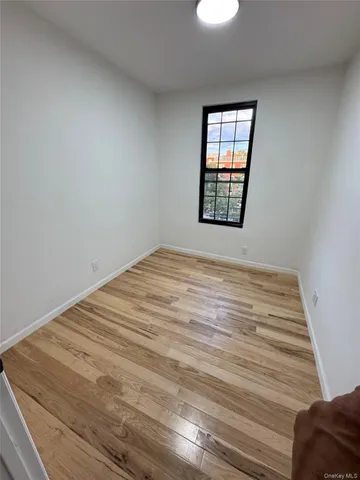 a view of empty room with window