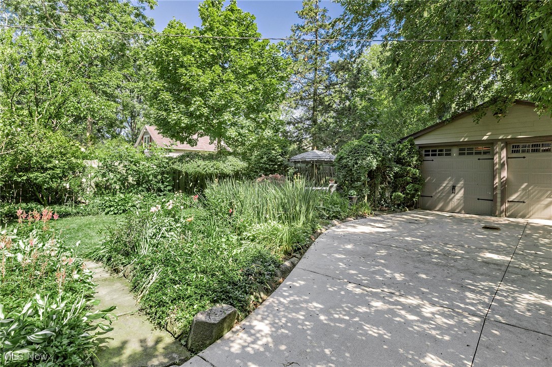 2985 Coleridge Road Cleveland, OH 44118 - Photo 42 of 46