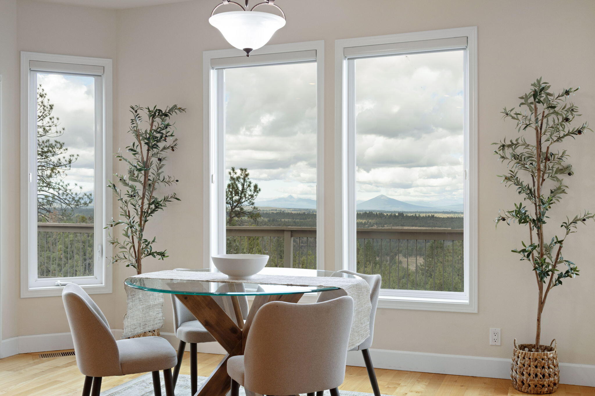 3615 Northwest Falcon Ridge Bend, OR 97703 - Photo 27 of 67 Dining Area in Kitchen - option 1