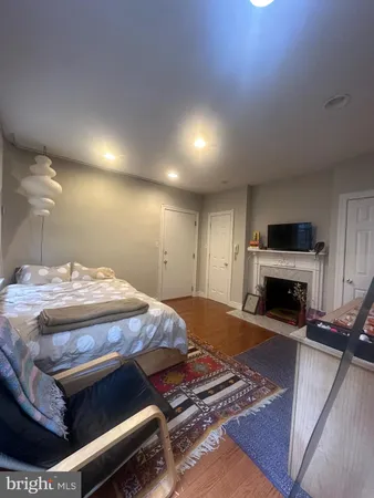 $1,295 | 910 Clinton Street, Unit 1R, Philadelphia, PA 19107