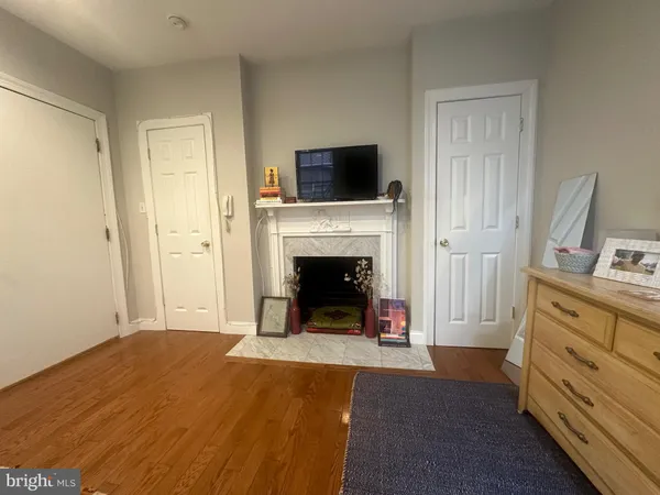 $1,295 | 910 Clinton Street, Unit 1R, Philadelphia, PA 19107