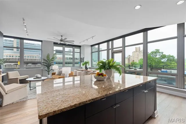 $655,000 | 4909 Laclede Avenue, Unit 701, St. Louis, MO 63108