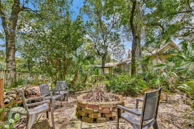 a view of outdoor space yard and patio
