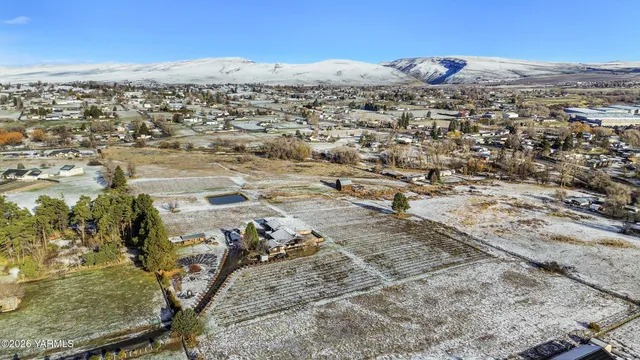 $649,900 | 423 Lancaster Road, Selah, WA 98942