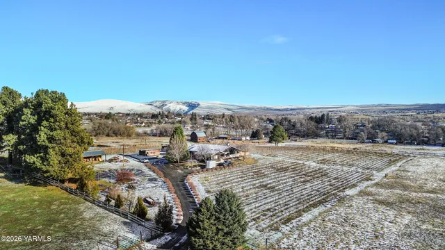 $649,900 | 423 Lancaster Road, Selah, WA 98942