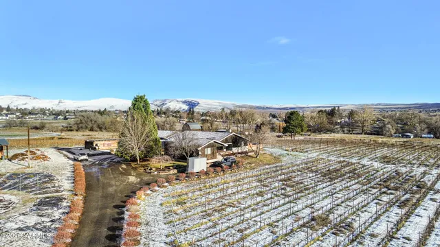 $649,900 | 423 Lancaster Road, Selah, WA 98942