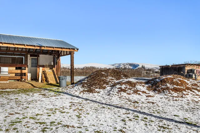 $649,900 | 423 Lancaster Road, Selah, WA 98942