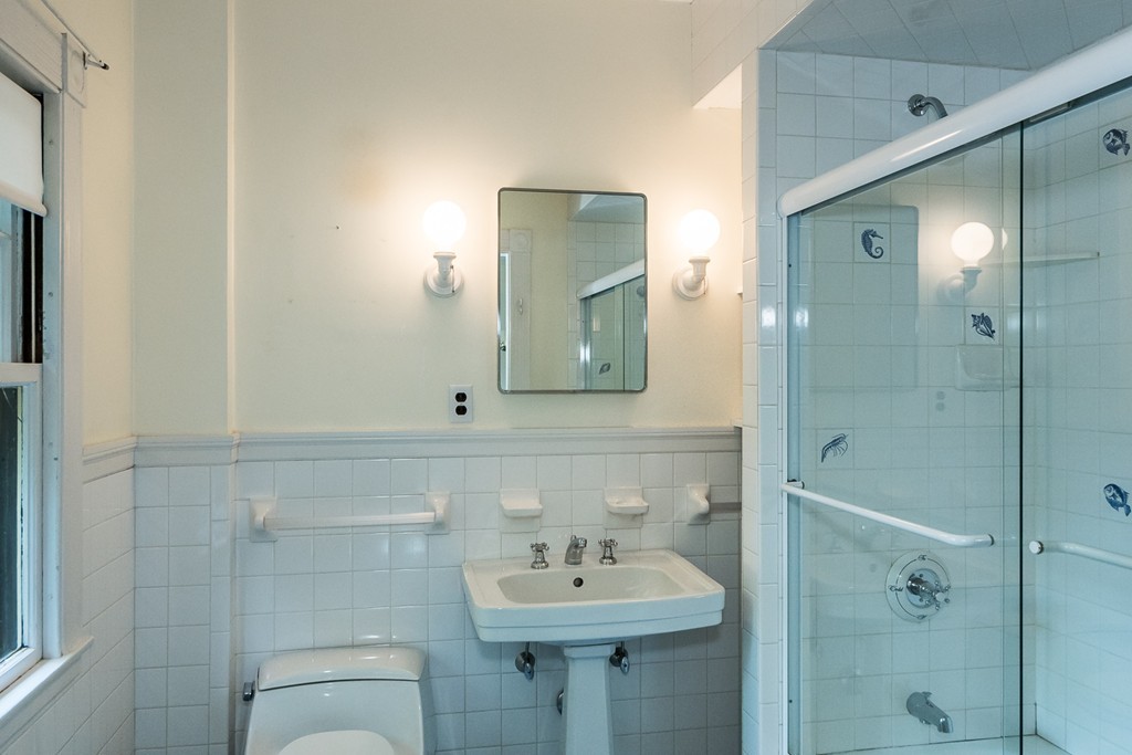 62 Circuit Road Brookline, MA 02467 - Photo 17 of 21