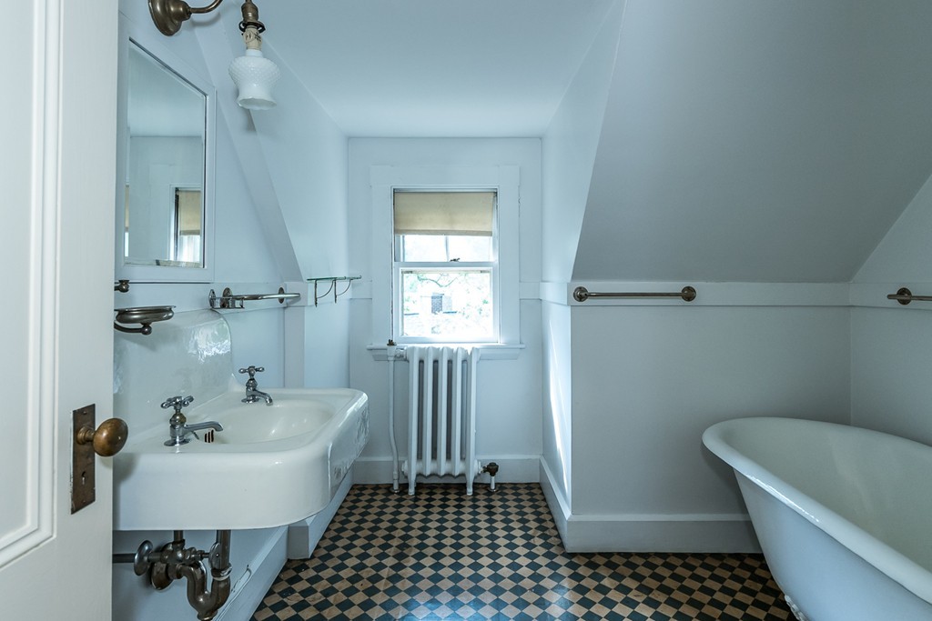 62 Circuit Road Brookline, MA 02467 - Photo 20 of 21