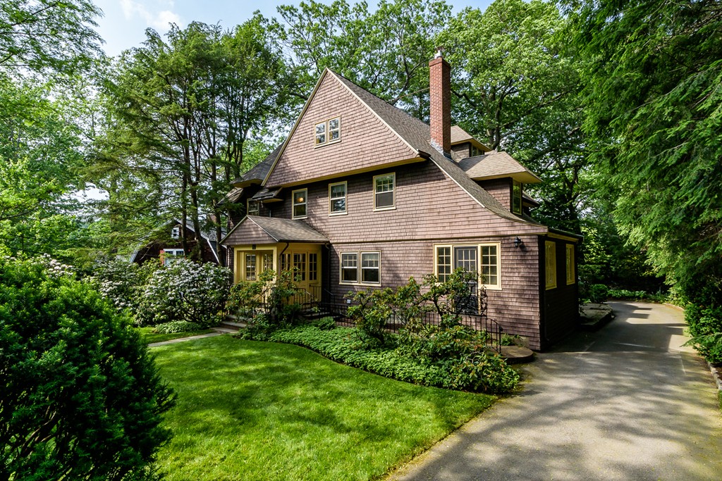 62 Circuit Road Brookline, MA 02467 - Photo 2 of 21