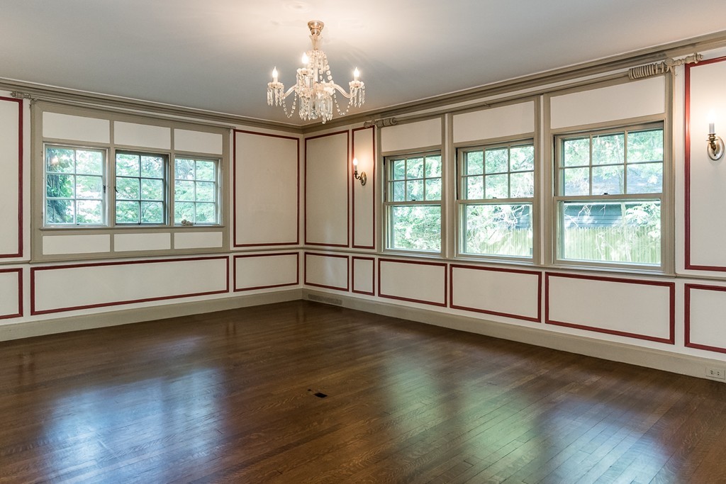 62 Circuit Road Brookline, MA 02467 - Photo 5 of 21