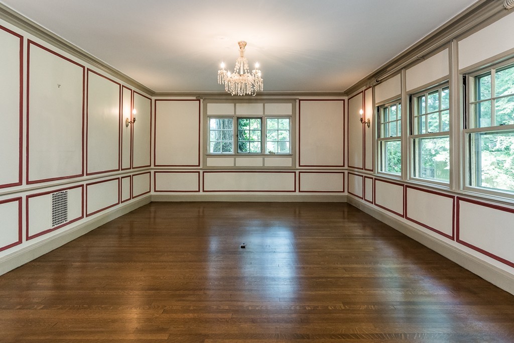 62 Circuit Road Brookline, MA 02467 - Photo 6 of 21